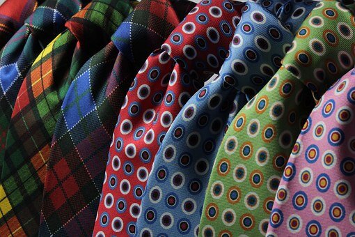 https://cdn.pixabay.com/photo/2013/11/14/12/34/neckties-210347__340.jpg