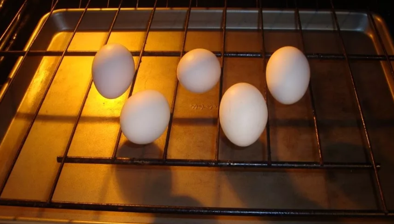 Яйца из духовки - необычный способ приготовления вкусного завтрака