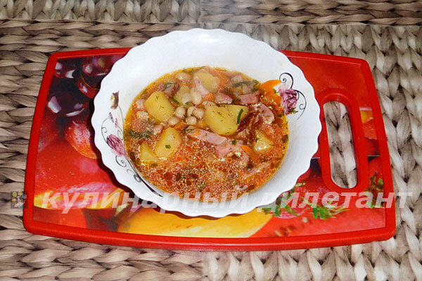 Готовый суп с консервированной фасолью