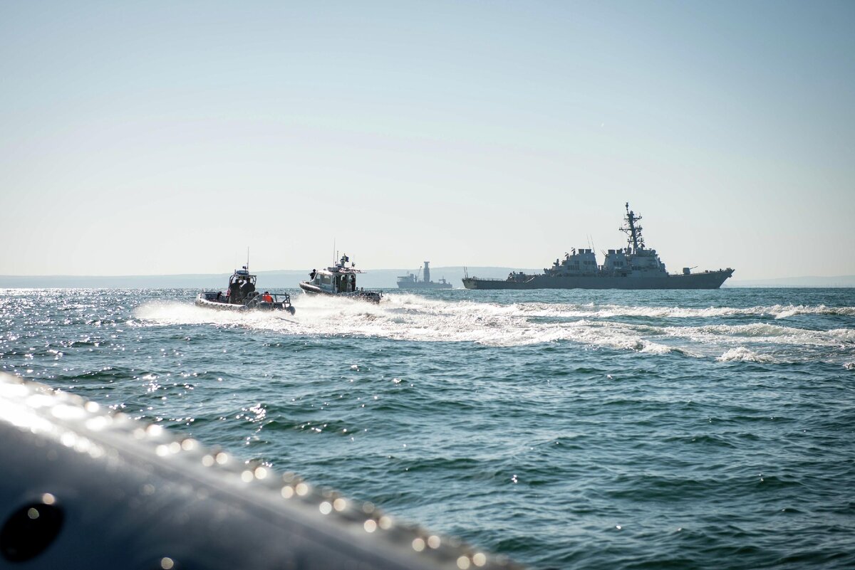 Американский эсминец "Карни" в Черном море / © U.S. Navy photo by Mass Communication Specialist 2nd Class Jonathan Nelson