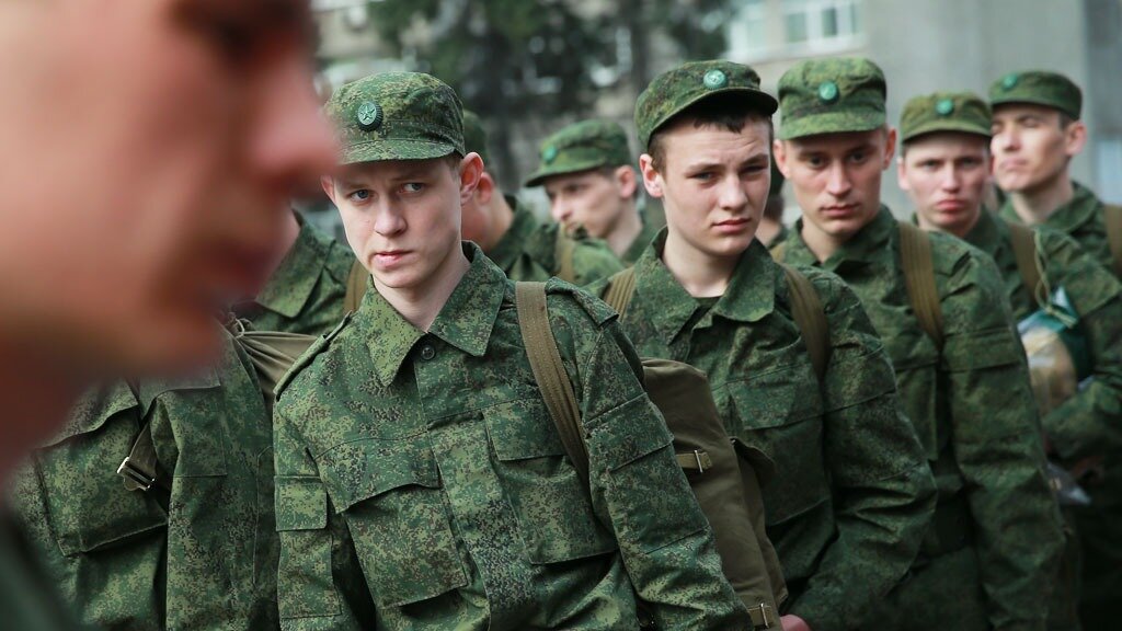 военнослужащие могут поступить в учебные заведения при Министерстве обороны, а также имеют преимущества при поступлении в любые вузы России. https://vyatkakirov.ru/wp-content/uploads/2019/04/armiya.jpg