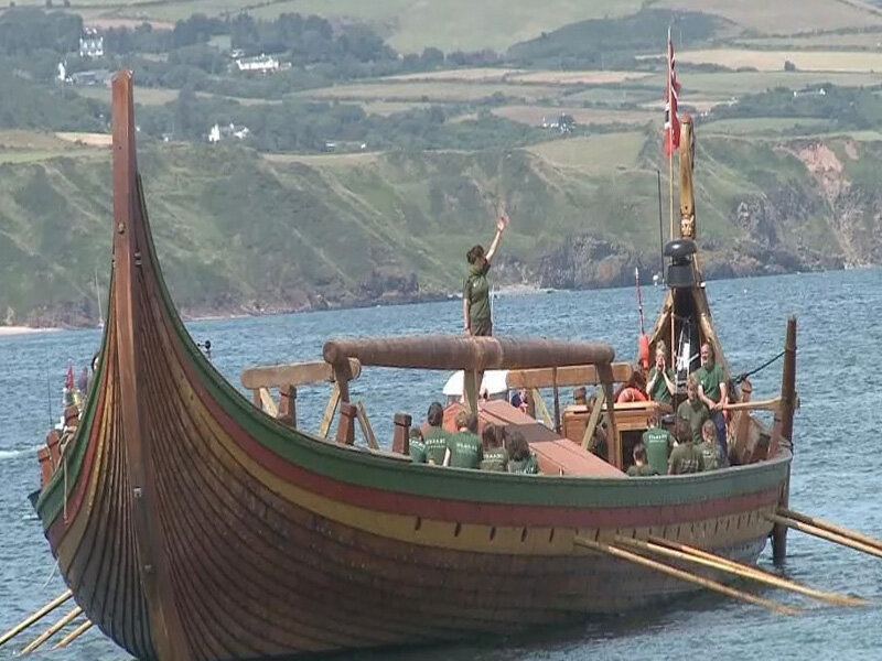  В 2000 Исландингер  с экипажем из 10 человек совершил путешествие из Исландии в Америку