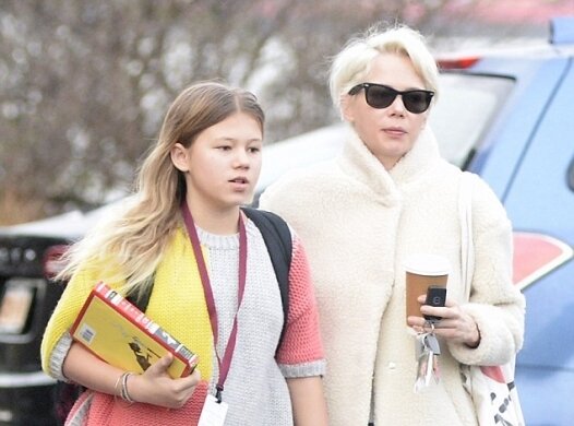 Матильда Леджер с матерью Мишель Уильямс