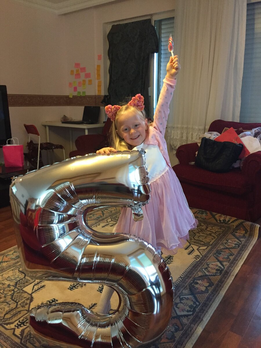 Из всех подарков реакция на лединей была самой эмоциональной)