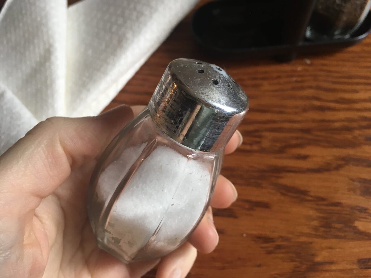 Солонка. Солонка для соли. Солонка для соли. Соль и перечница. Солонка.