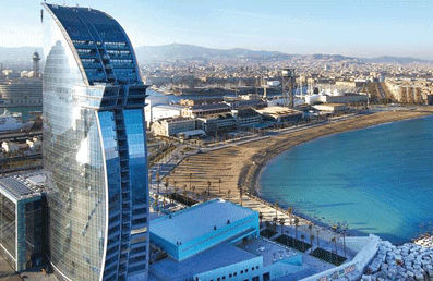 
В любое время года Барселона встречает своих гостей солнышком и хорошей погодой. Что же стоит посетить в первую очередь?
