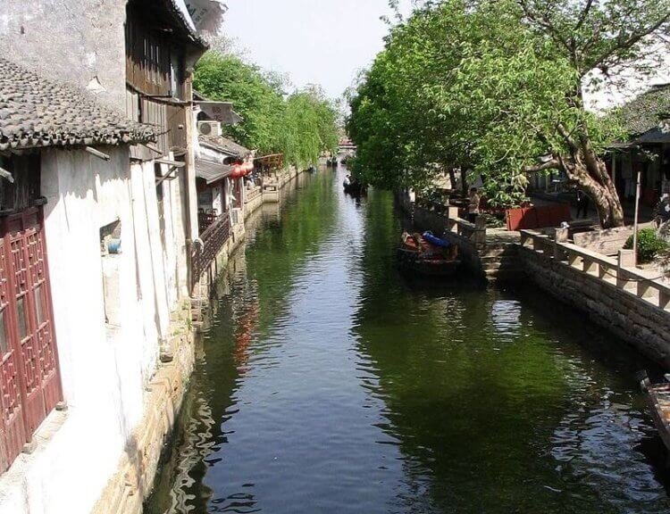 Это Вуси, здесь хотят делать экраны для iPhone Яндекс:картинки