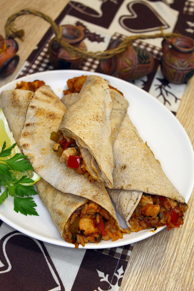 Не Буррито. А-ля Буррито. Готовлю по домашнему на карантине мексиканский фаст фуд. Будьте дома!