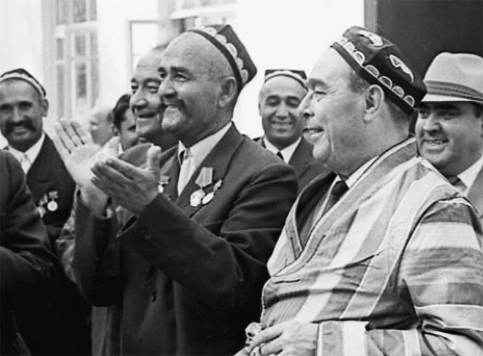 Брежнев во время визита в Таджикистан