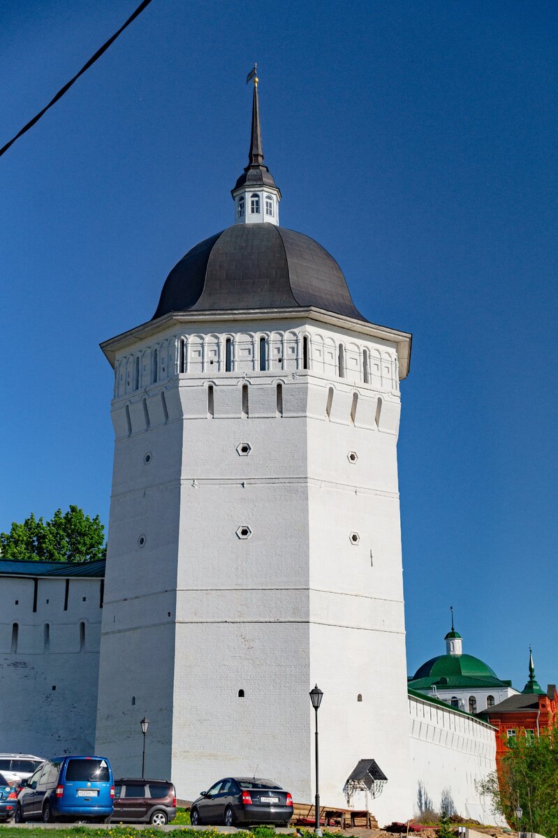 1. Плотничья башня крупным планом.