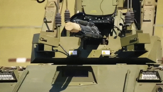 ПТУР "Атака"  на боевом модуле "Уран-9".