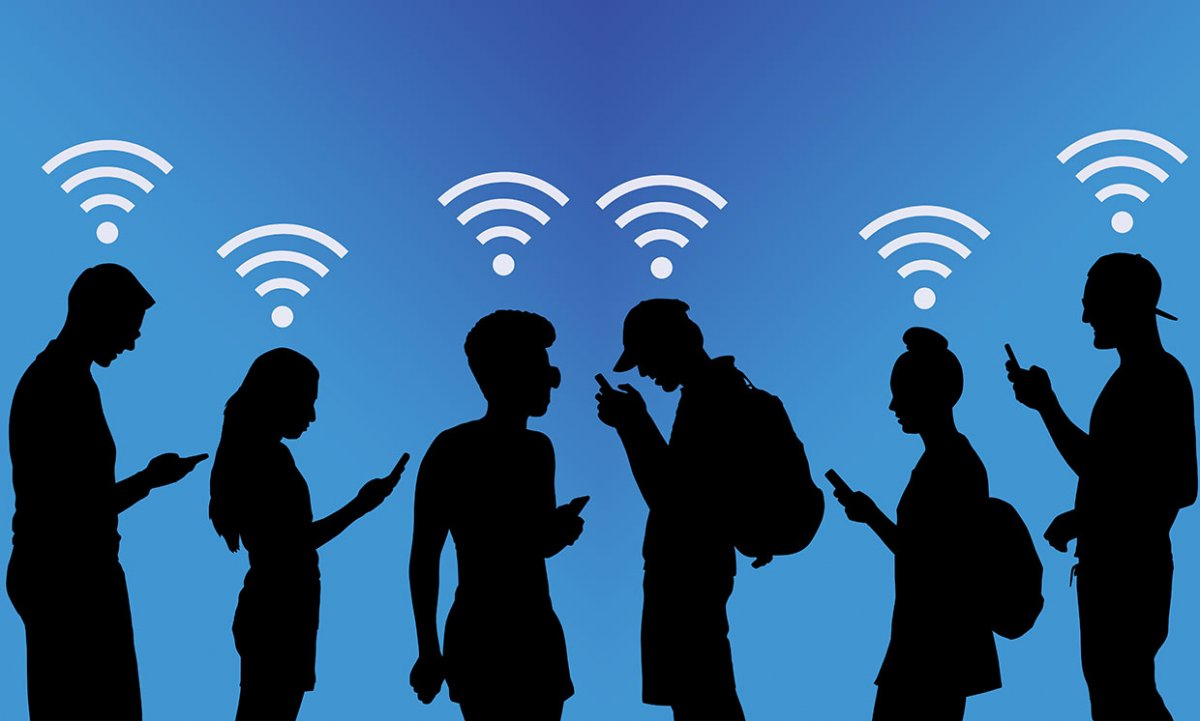 Интернет 2 wi fi. Вай фай. Wi-Fi и человек. Беспроводной интернет. Человек вай фай.