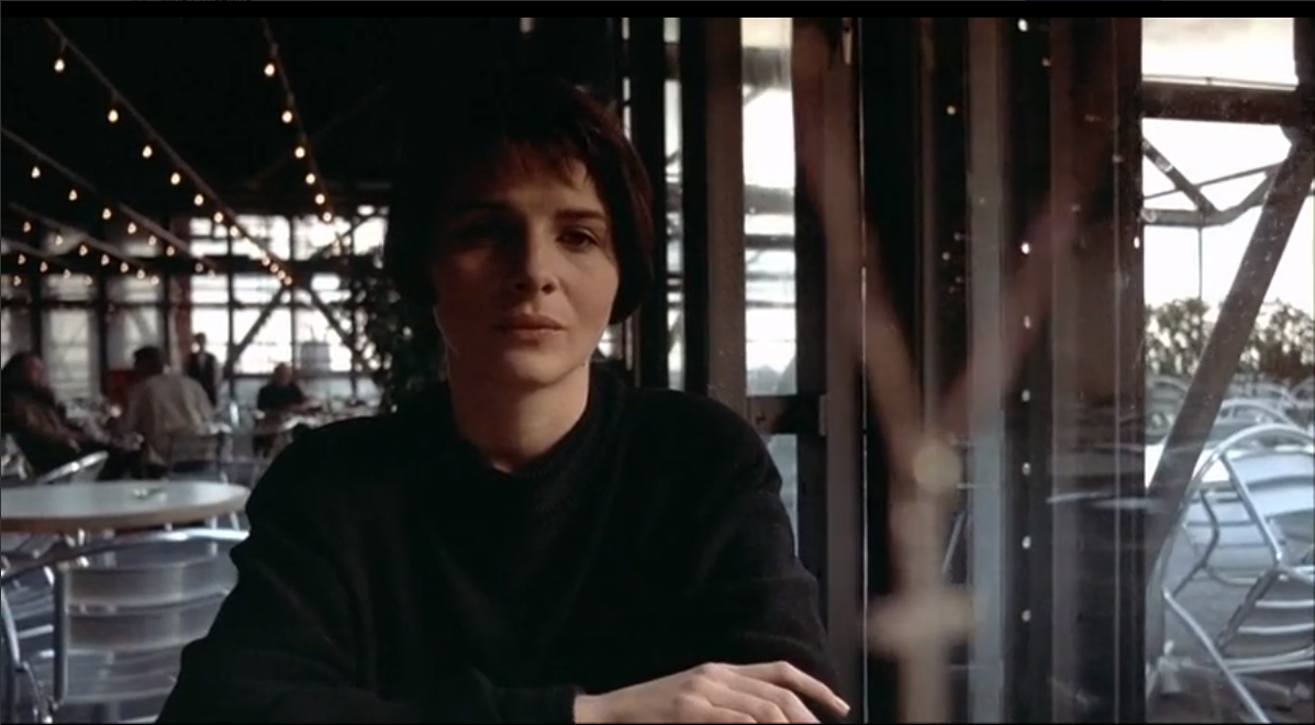 Жюльетт Бинош в фильме «Три цвета: синий» (реж. Кшиштофа Кесьлевского, 1993)