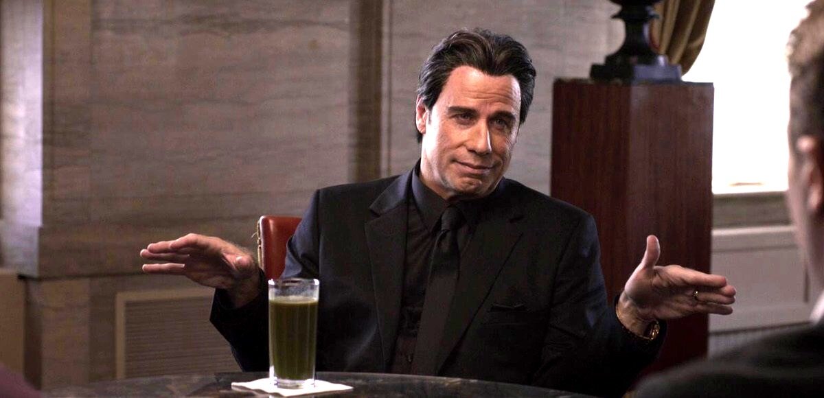 За пять лет до этого Джон Траволта кричал нам с экрана "Убей козла!" ("Из Парижа с любовью"), а теперь, вы гляньте: сам пьёт капустный сок и блеет про ЗОЖ. Ну что за!..