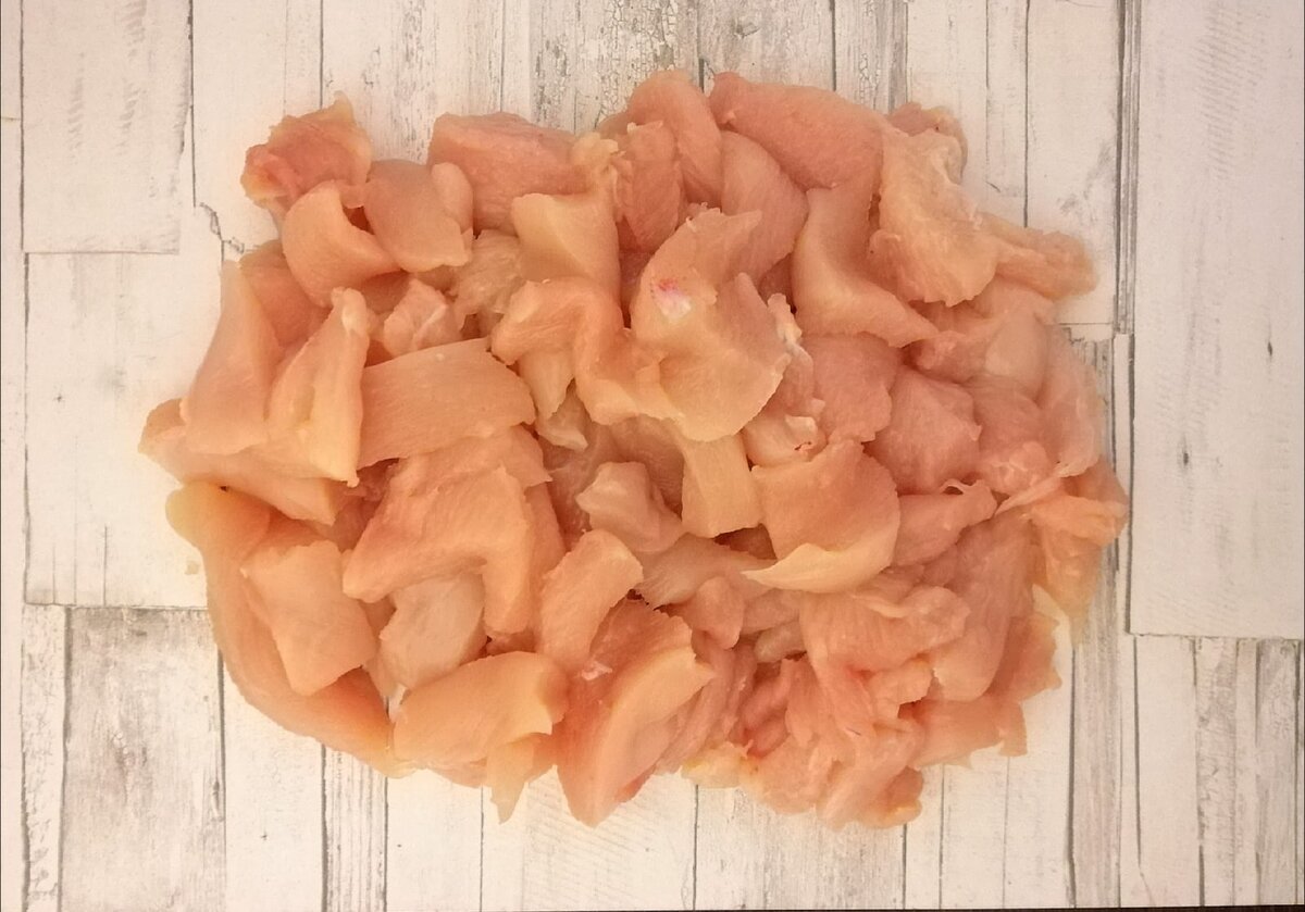 Нарезаем курицу