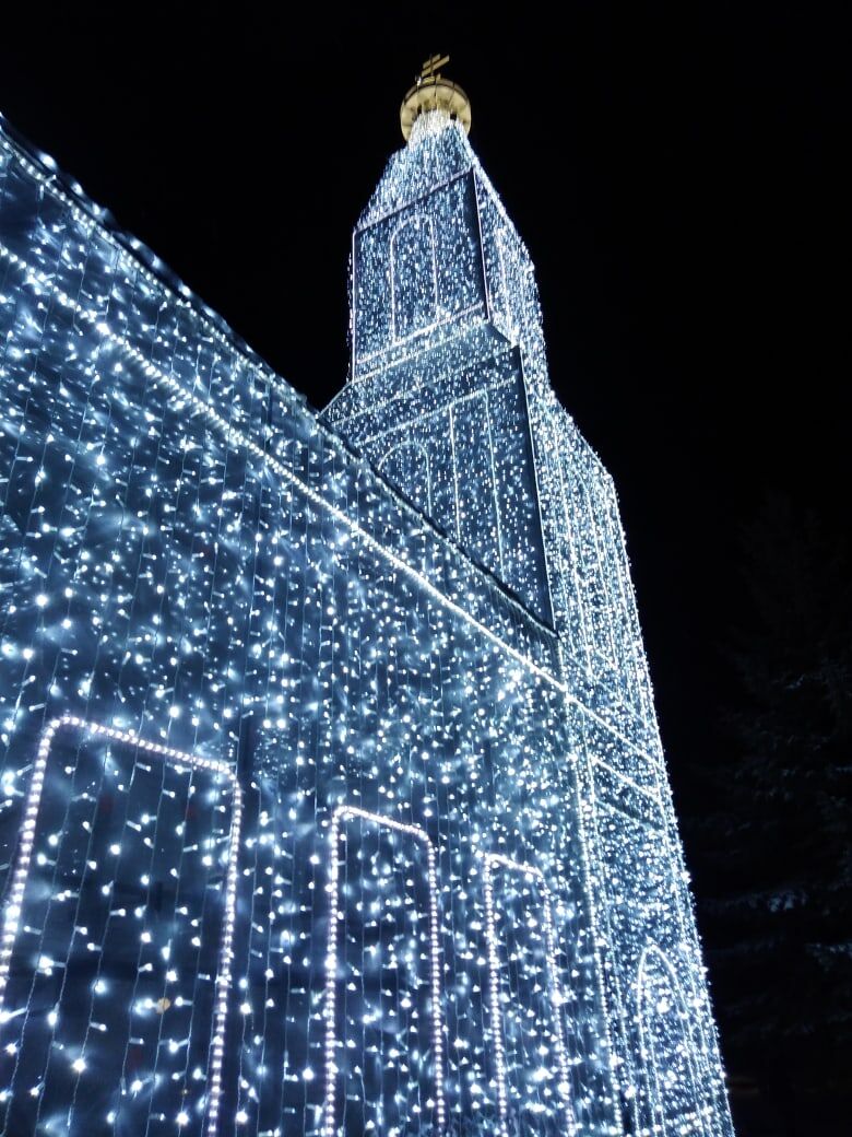 Световая инсталляция "храм"