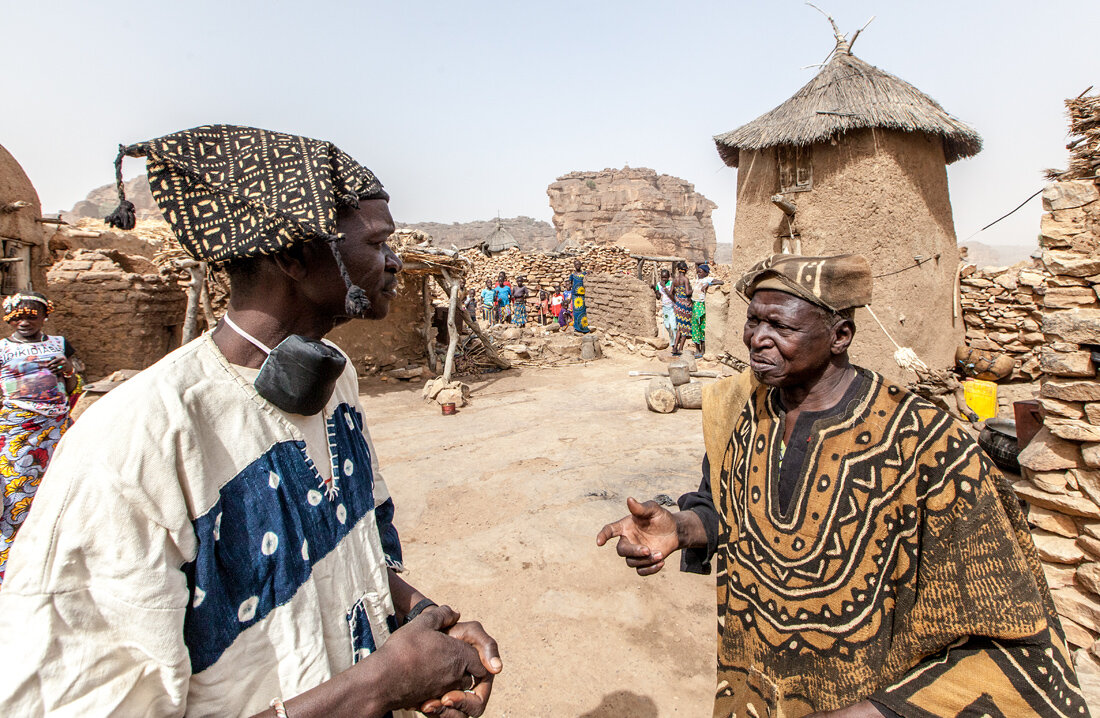 Эпидемия смеха в танганьике в 1962 году. Африка люди. В некоторых африканских странах. В некоторых африканских странах. Столица гамбии в африке.