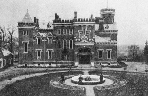 Таким он был. Не сильно изменился.