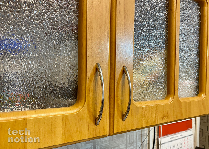 Любые ручки, дверные или мебельные, нужно постоянно протирать / Изображение: дзен-канал technotion