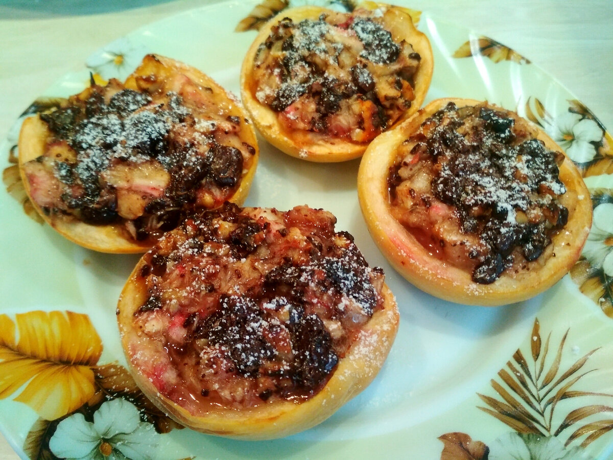 Фото автора. Десерт, персики фаршированные начинкой.