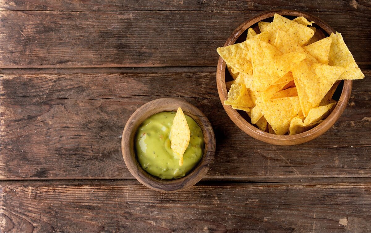 Начос и гуакамоле