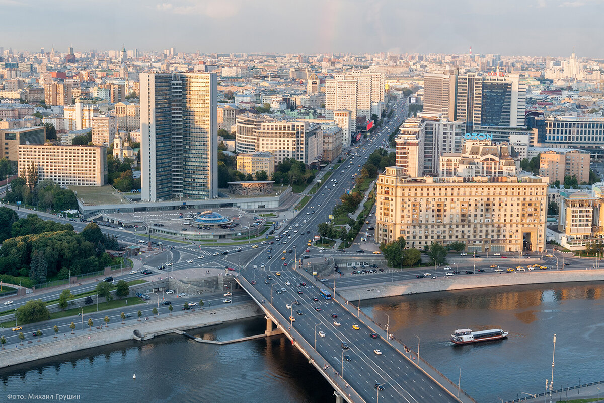 Москва-река, Новый Арбат и здание Правительства Москвы 22.07.2023