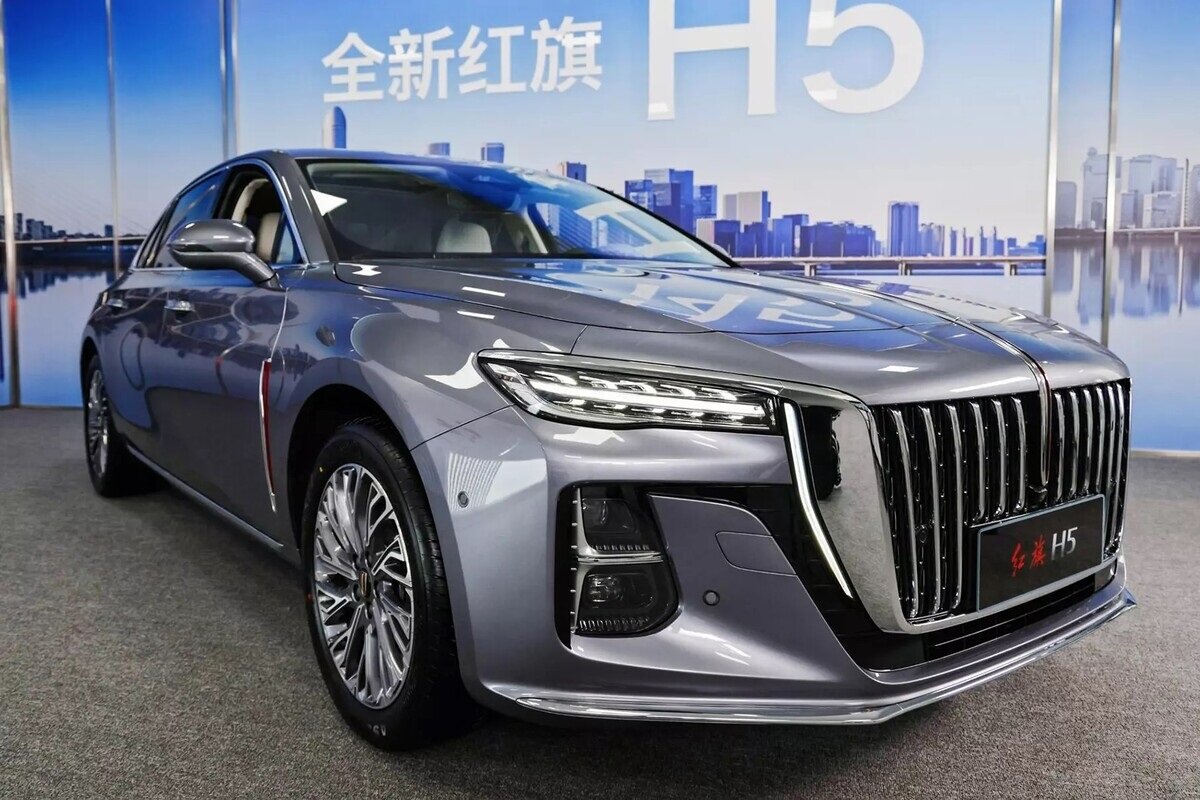 Седан Hongqi H5