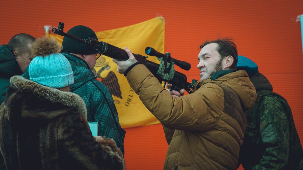     В Ростовской области могут появится вооруженные ополчения. Главам регионов разрешат создавать свои военизированные компании. Этот законопроект прошел три чтения в Госдуме, сообщил RostovGazeta член Российской ассоциации политической науки, ростовский политолог Алим Батов.