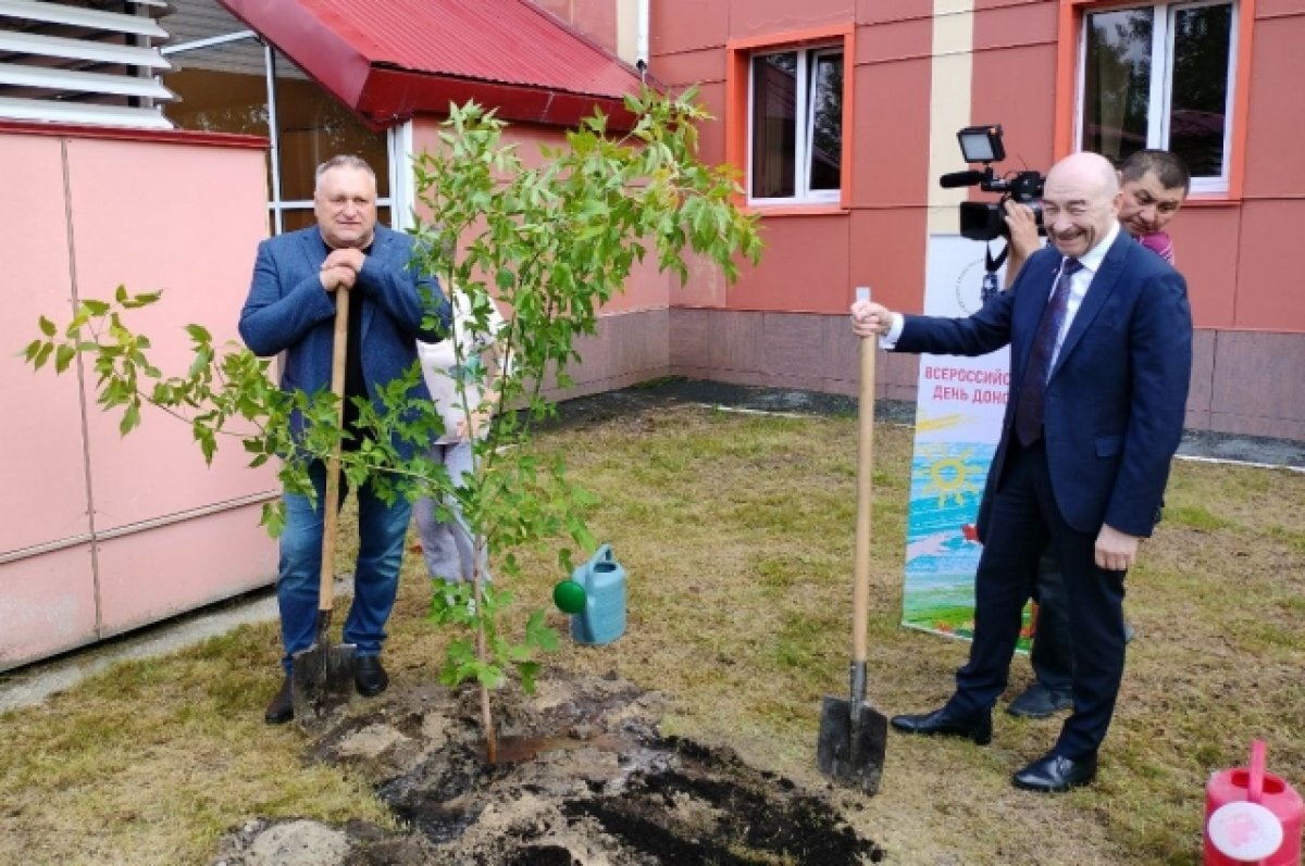    Главный трансплантолог Югры Михаил Скоробогатов и главный трансплантолог России Сергей Готье.