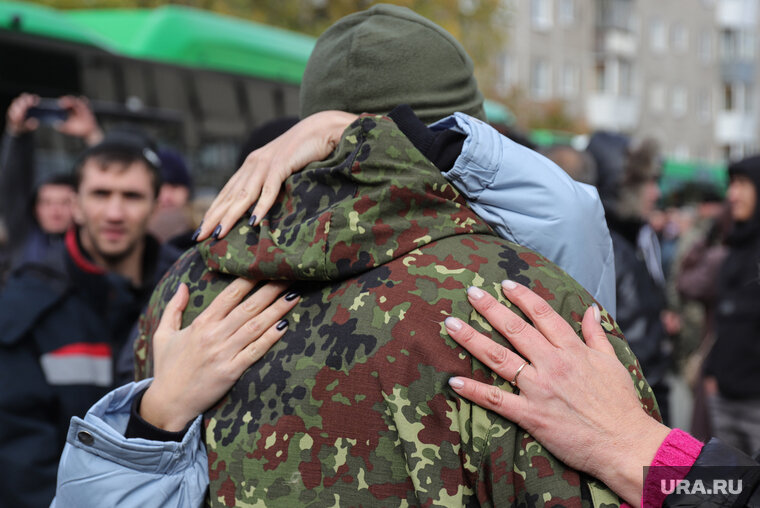    Омбудсмен ХМАО предлагает уравнять в правах военнослужащих разных категорий