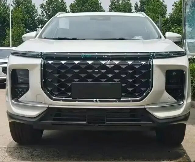 На фото из соцсети: Кроссовер Jetour X90 Pro