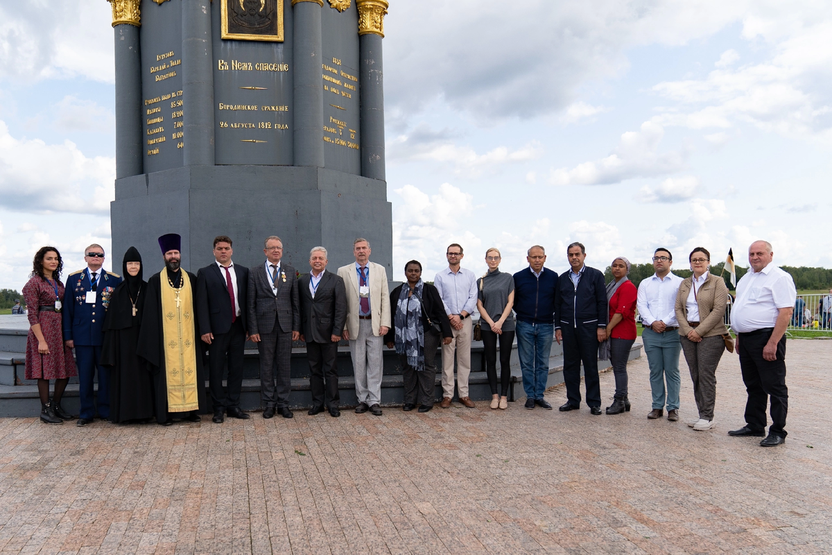 Бородино мероприятия 2024. Фестиваль Бородинская осень. Бородинская осень 2021. Фестиваль Бородинская осень картинки
