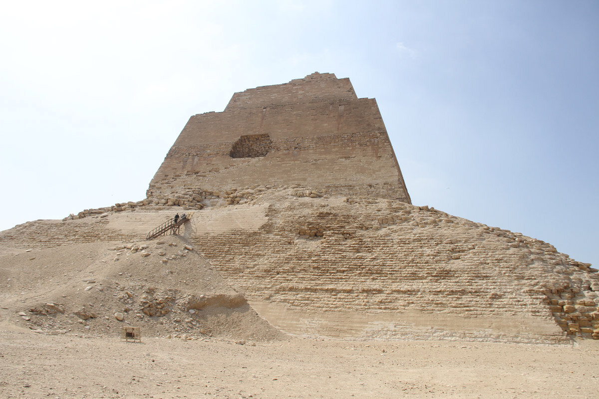 Пирамида снофру 220 104 11. 22 Century.