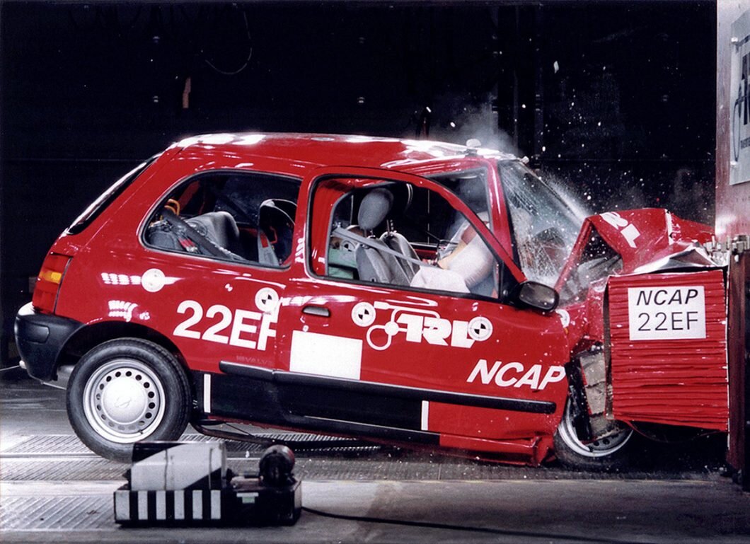 Nissan Micra 1991 краш тест