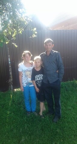 Качество фотографий оставляют желать лучшего, у моего отца старенький телефон