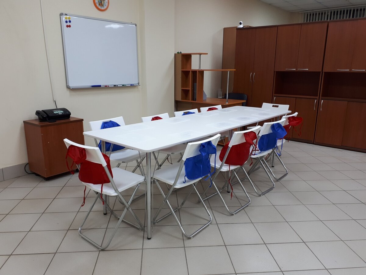 Организовал вот такую зону для творчества