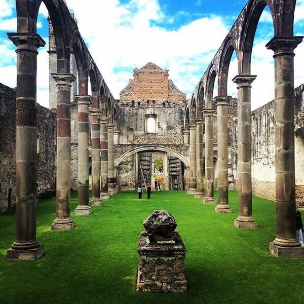 https://i.pinimg.com/736x/cb/6c/0b/cb6c0b53abe1ed3fcc2f8f8be428b32f--puebla-mexico-ancient-ruins.jpg