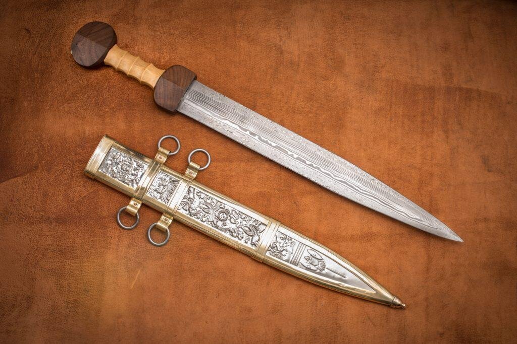 Римский гладиус, современная реплика.
