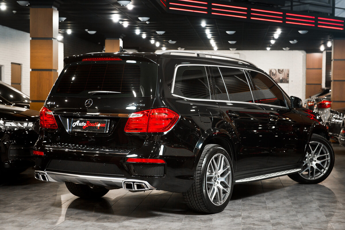 Brabus представил накачанный Mercedes Benz GL63 AMG