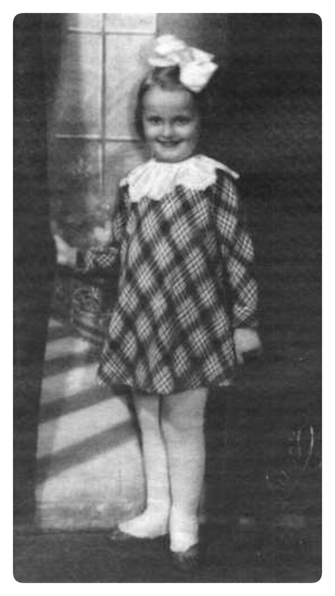 маленькая Ирэна Барбара Иоанна Беккер (полное имя до замужества и без псевдонима)