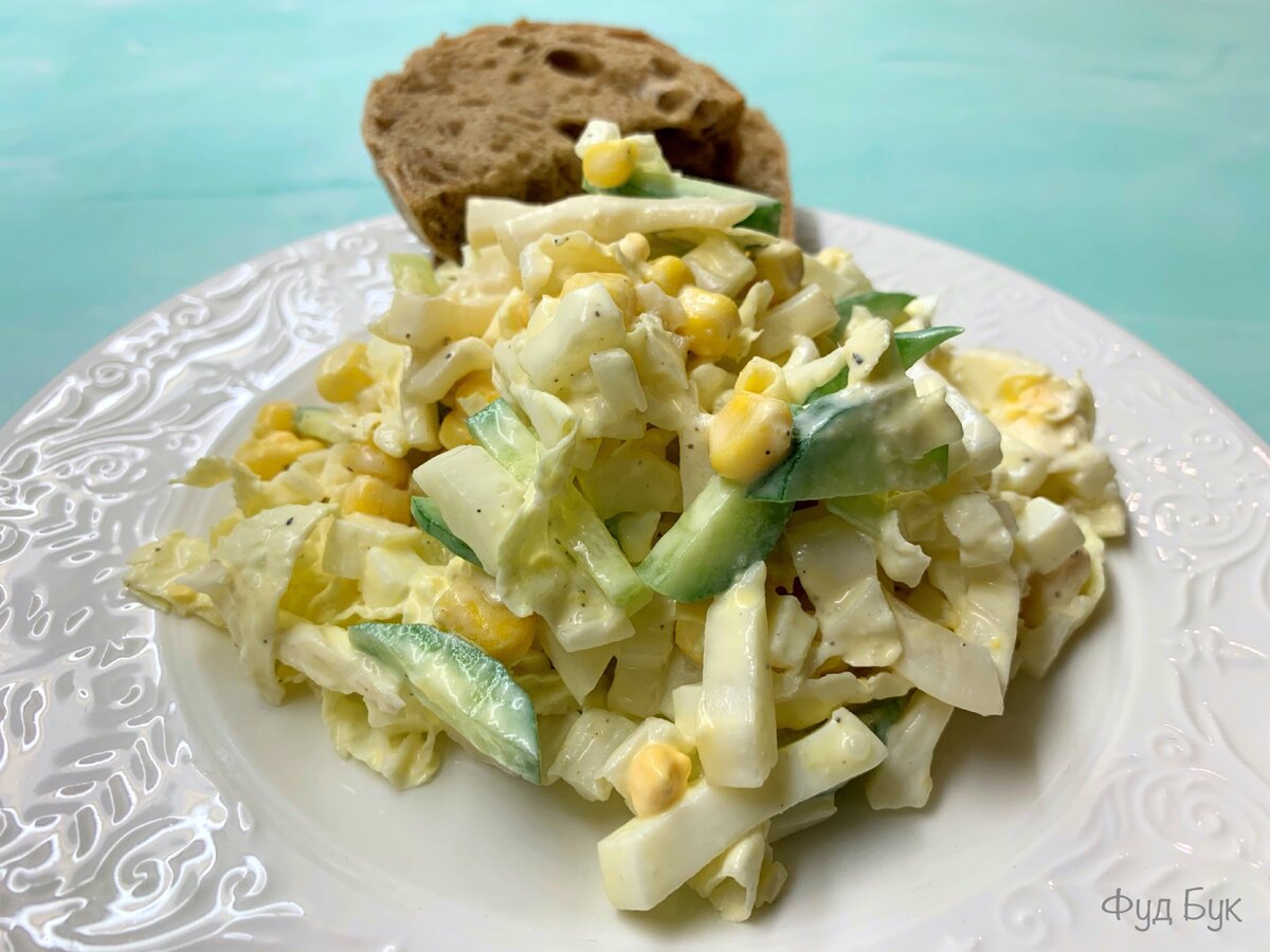 Салат с кальмаром и яйцом