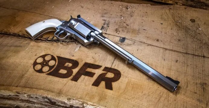 10 самых мощных пистолетов и револьверов в истории человечества