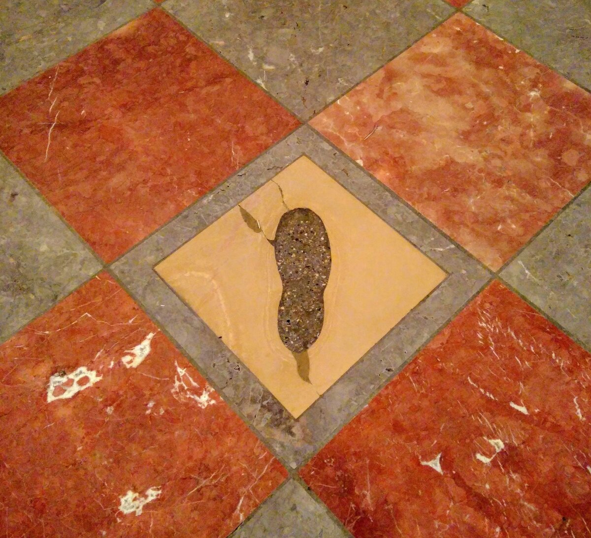 След Дьявола в церкви Фрауэнкирхе, г. Мюнхен, Германия