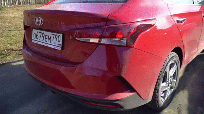 Лиса Рулит. Задняя часть Hyundai Solaris