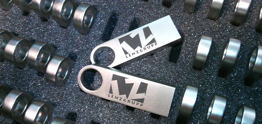 Гравировка логотипа с чернением