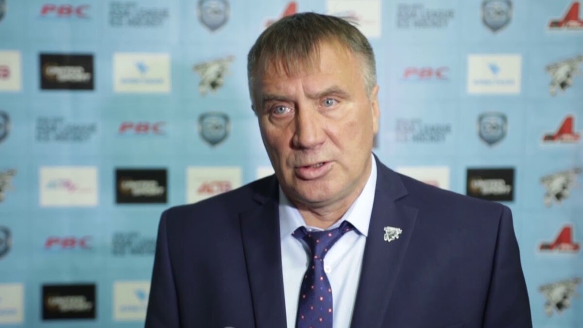 Сергей Леонтьевич Востриков - тренер ХК "Сахалин".