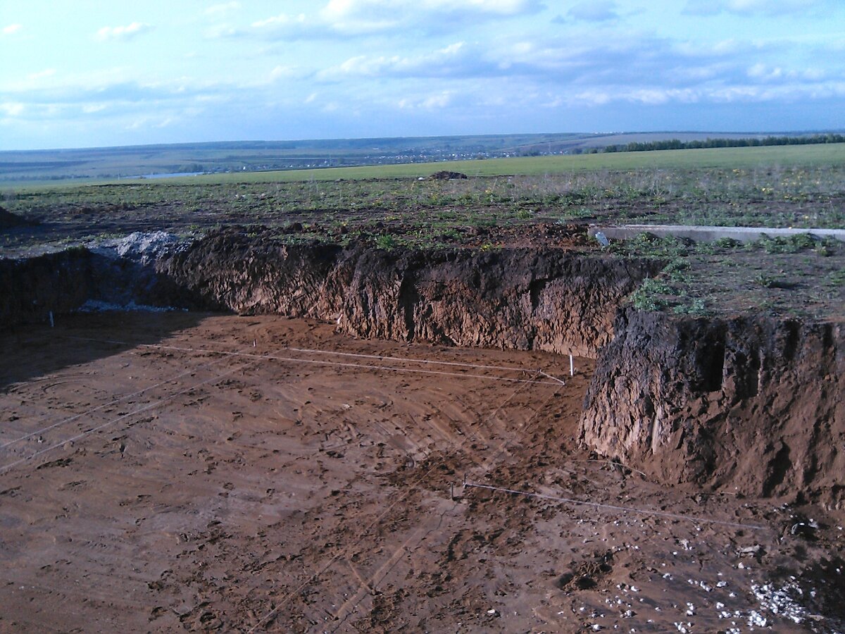 Котлован под будущий фундамент из блоков ФБС @Горбунов Сергей Канал Самостройщика СТРОЮ САМ.
