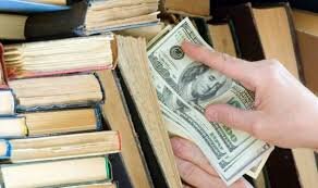 Ещё один из способов это ваша библиотека и комнатные растения,хотя в наше время домушники первым делом проверяют библиотеки,но можно в любой книге сделать тайник,как и в растении!