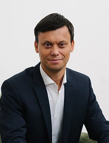 Руслан Сухий