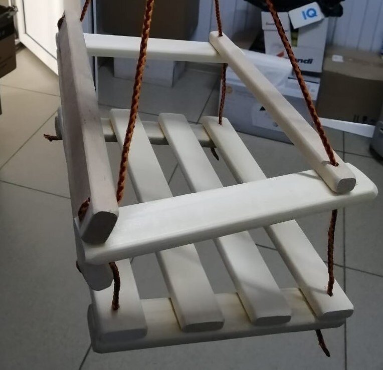 Примерно так выглядели новые качели только из упаковки